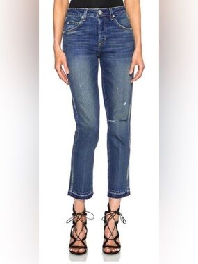 AMO Babe Jeans in dive bar destroy inseam 26/ rise 9